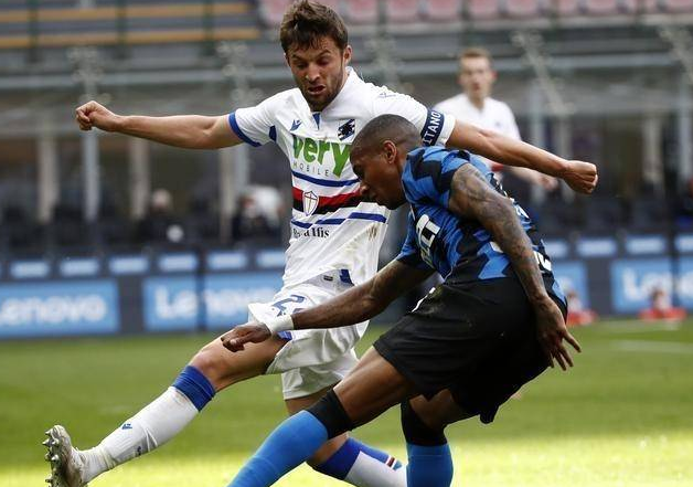 輕選手與經 輕選手與經